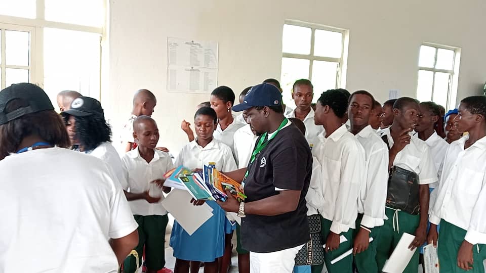 The Kenneth Johnson Foundation gave books and writing materials yesterday to participants of the just concluded Kenneth Johnson Foundation mathematics competition